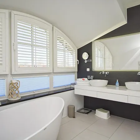 Haus In Idyllischer Lage Mit Sauna, Terrasse Und Garten - Morgensuenn בית נופש