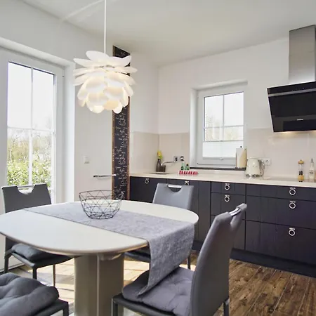 Haus In Idyllischer Lage Mit Sauna, Terrasse Und Garten - Morgensuenn *