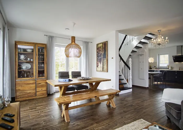 Ferienhaus Haus In Idyllischer Lage Mit Sauna, Terrasse Und Garten - Morgensünn *